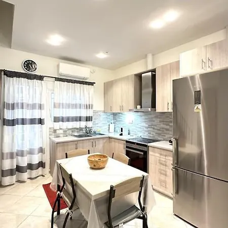 Tide And Tonic Spacious 1bd With Extra Loft Style Sleeping Area, Paleo Faliro Apartment