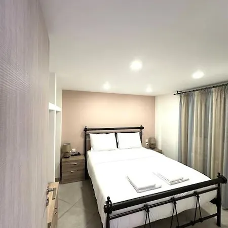 Apartment Tide And Tonic Spacious 1bd With Extra Loft Style Sleeping Area, Paleo Faliro Athens